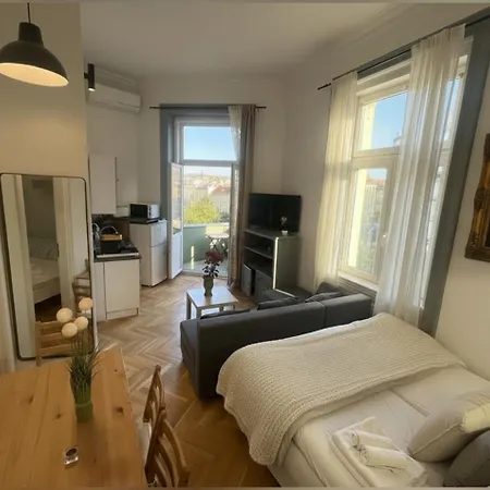 アパート Panorama Balcony ,2ac,2br Renovated ブダペスト