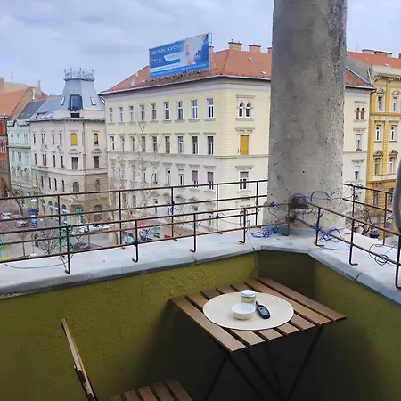 Central Skyline Panorama Balcony ,2Br,2Ac *