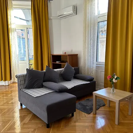 Saffron Center Panorama Balcony Apartment