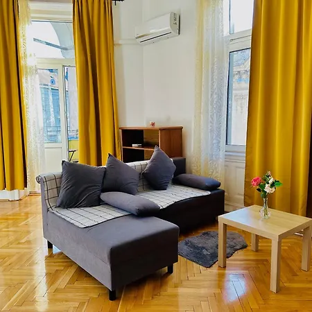 Saffron Center Panorama Balcony Apartment