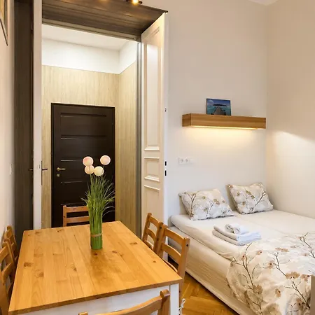 Central Skyline Panorama Balcony ,2Br,2Ac *